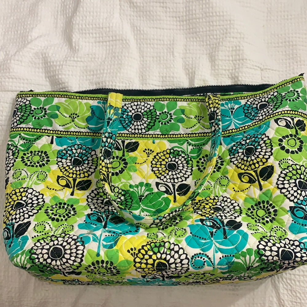 Large Vera Bradley Tote with zipper sewn in!